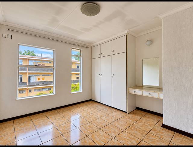 2 BEDROOM FLAT FOR SALE IN THREE RIVERS